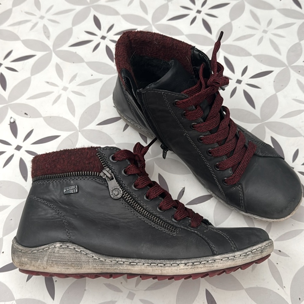 Remonte walking shoes